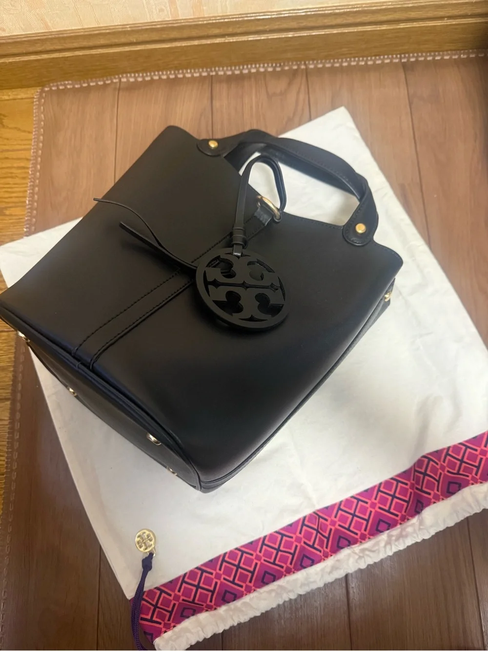 Tory Burch 75in never